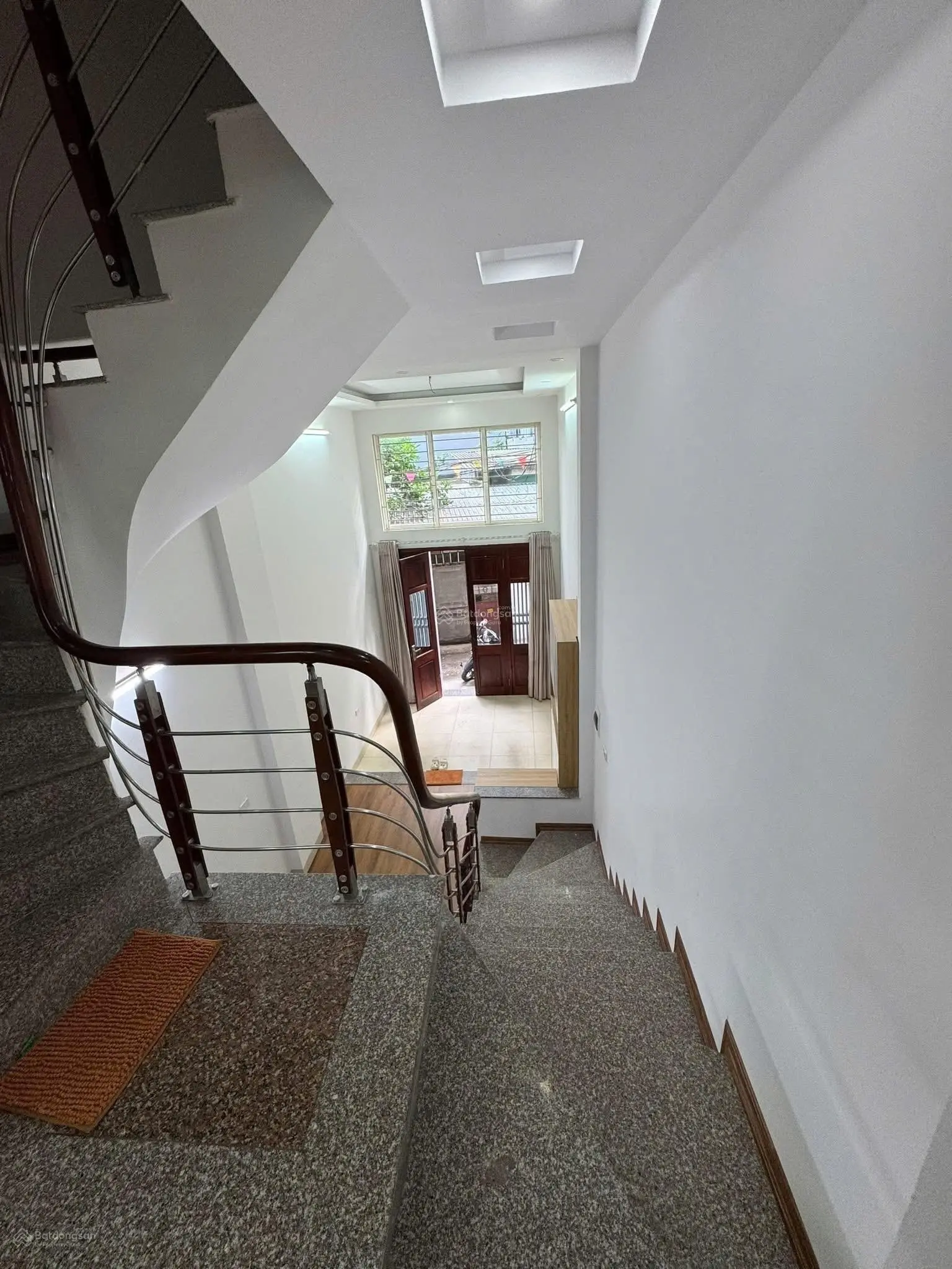 Hiếm kim giang thanh trì hoàng mai hà nội 43m2 5 tầng MT 3.2m2 giá 7.65 tỷ nhà mới đẹp