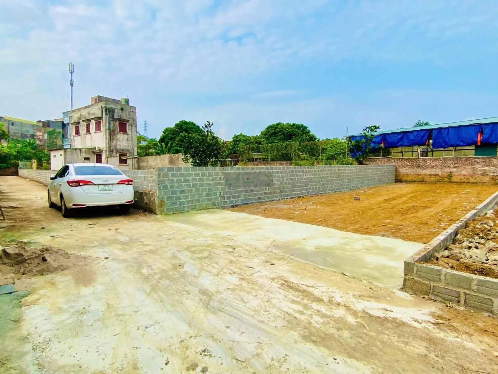 Chính chủ gửi bán 120m cách cổng làng yên thái 100m giá đầu tư