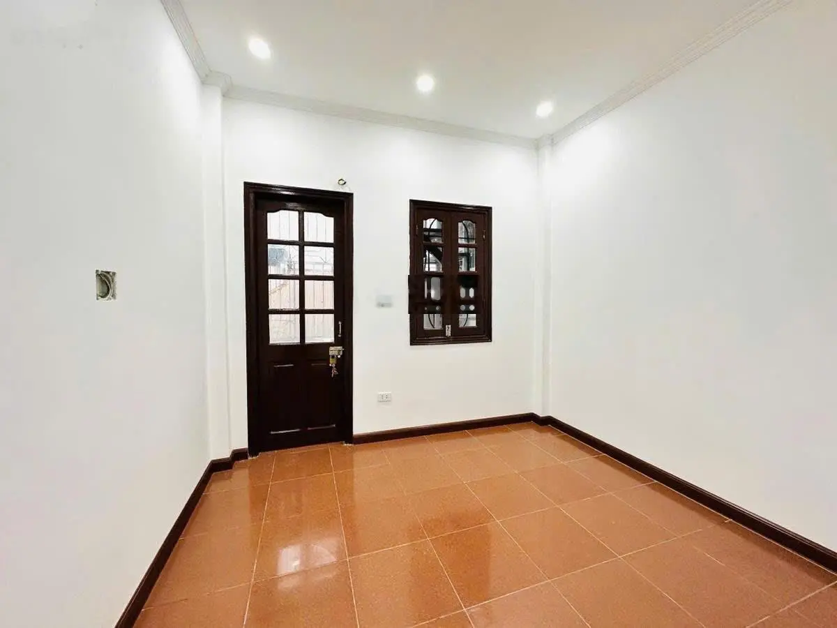 Bán nhà ngõ 296 Lĩnh Nam - ngõ nông - gần phố - 25m2 - 5 tầng - sổ đỏ CC - 4.76 tỷ - 0921476396
