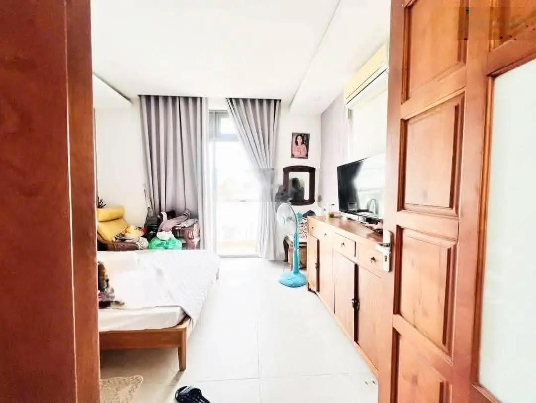 Chủ đang cần vốn gấp, bán căn này tại Đỗ Tấn Phong, P9, Q.Phú Nhuận. Giá 4.35 tỷ, 3 lầu.