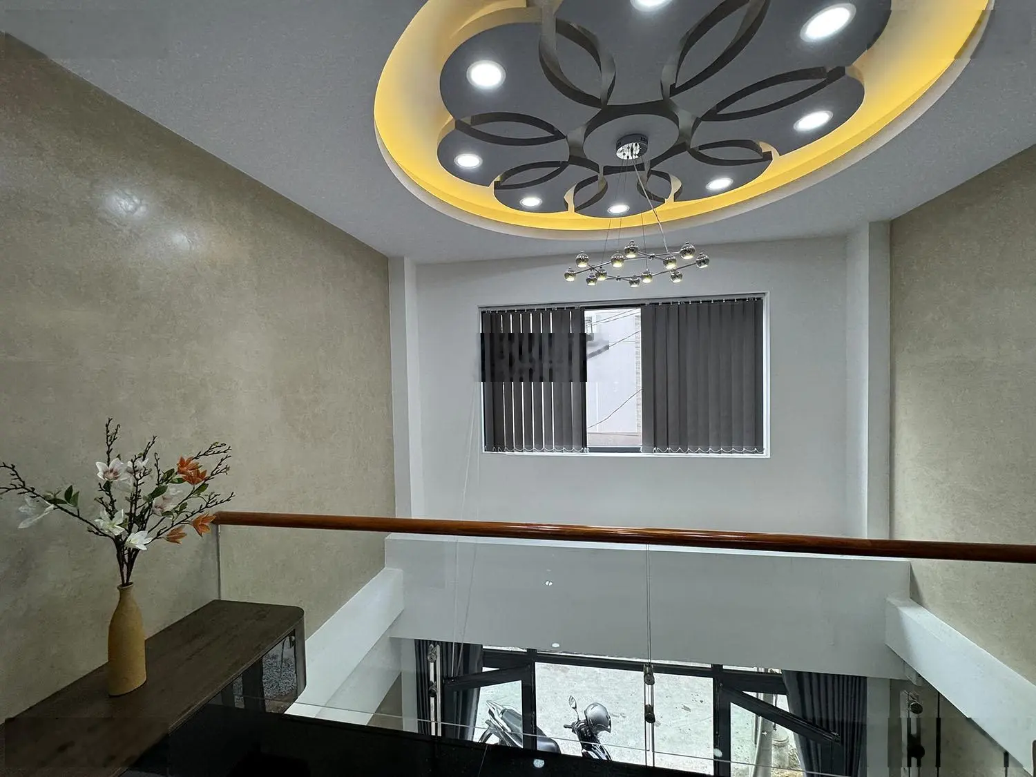 Nhà phố 3 lầu thiết kế Singapore đẹp lung linh full nội thất cao cấp hẻm xe hơi Khu VIP Quang Trung