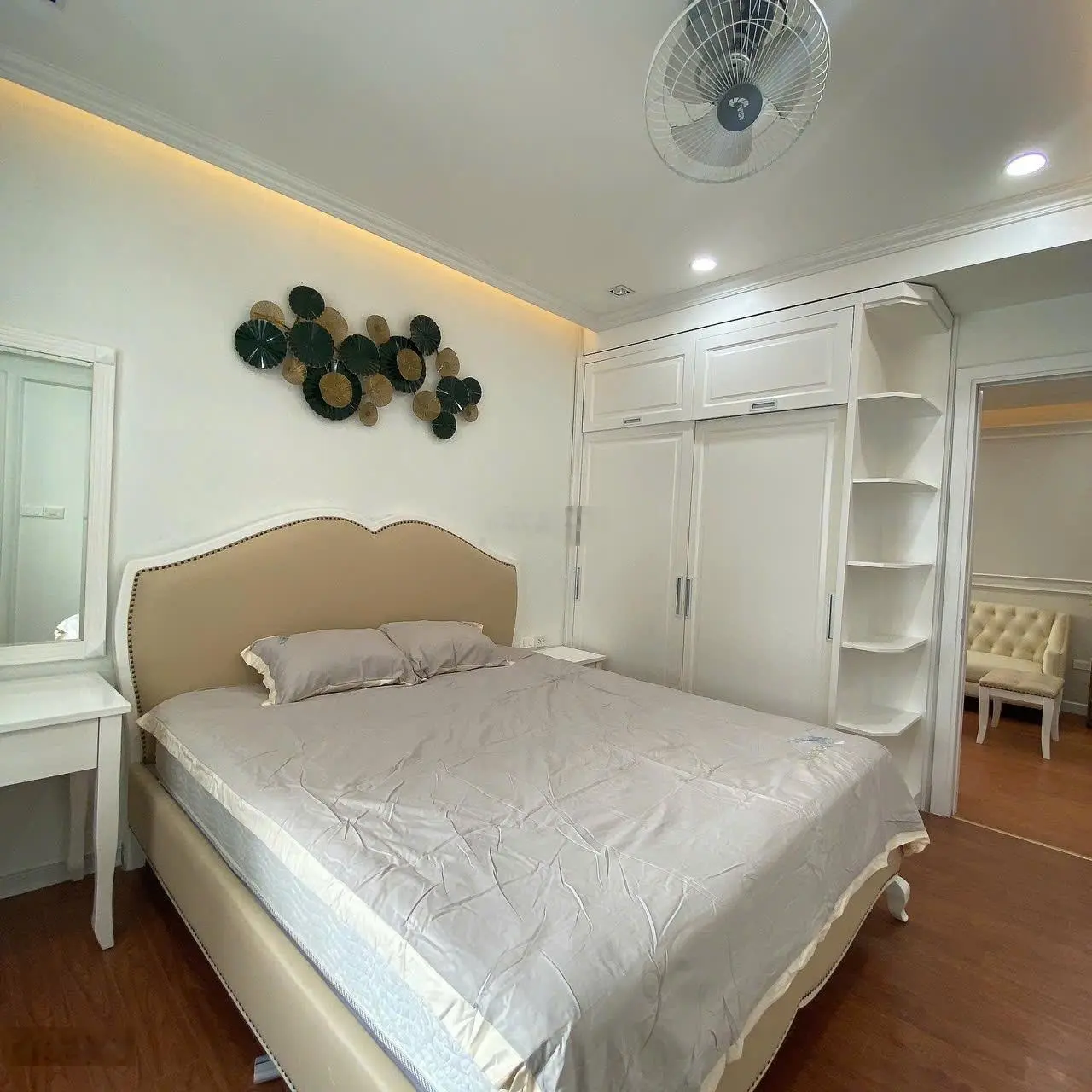 Chính chủ bán gấp căn góc 2 ngủ full đủ đồ ban công đông nam giá tốt nhất dự án HD Mon - Hàm Nghi