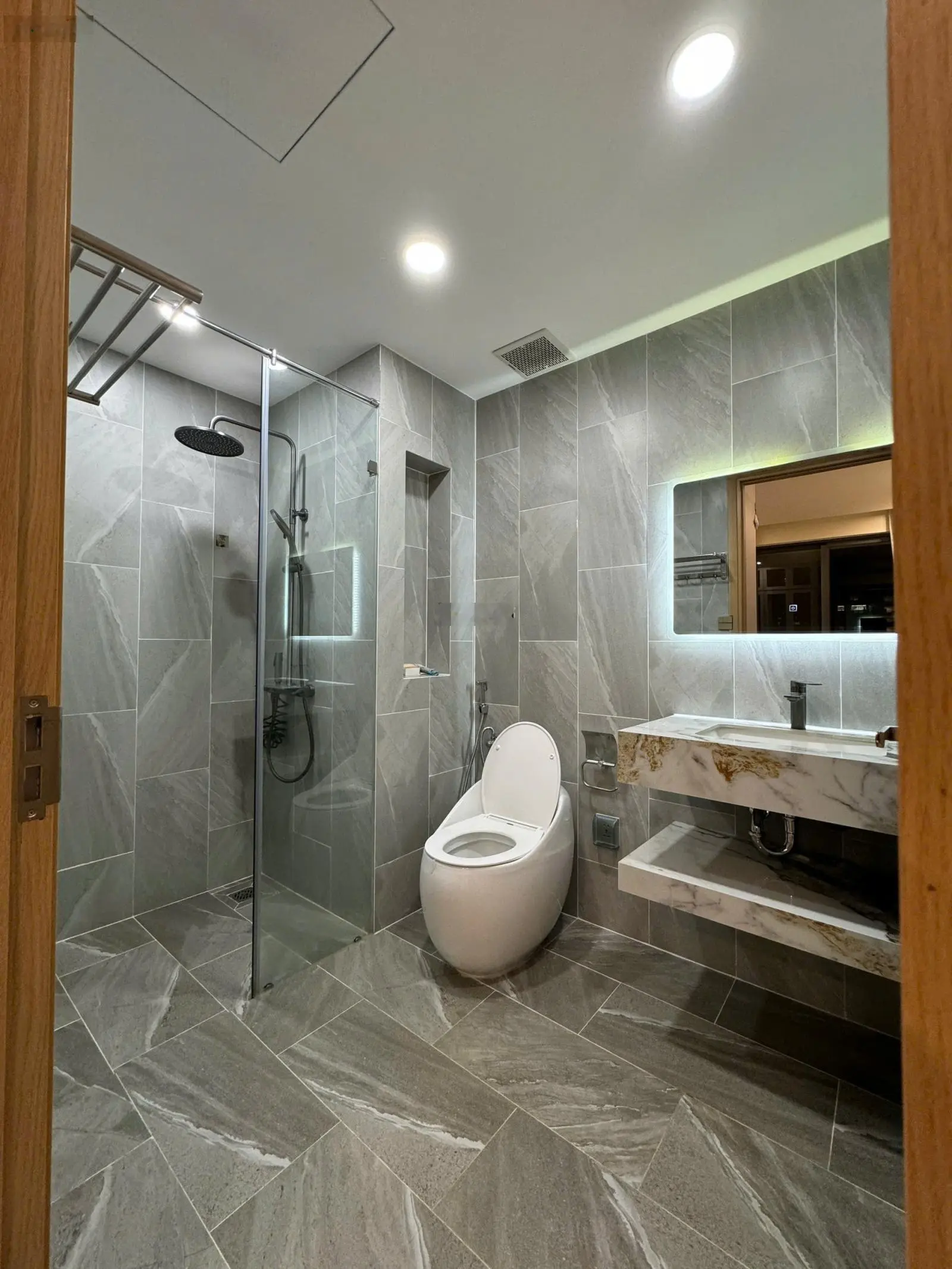 Bán The Ascentia, 2PN, 2WC đầy đủ nội thất. Có giá 6,7 tỷ