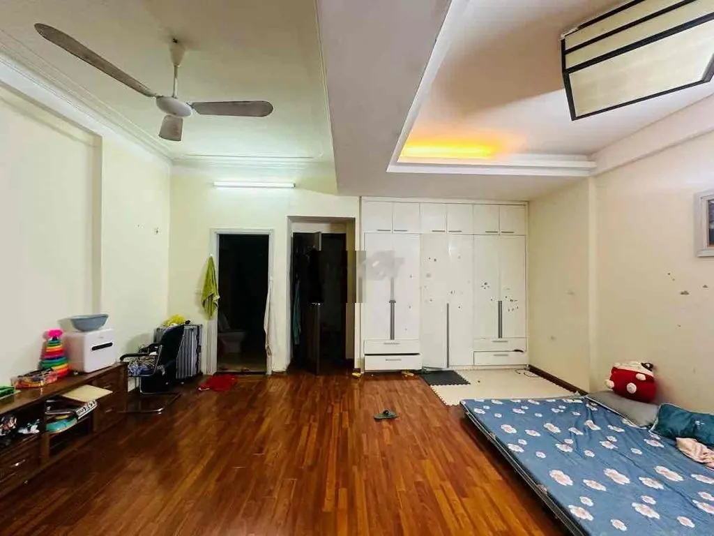 200tr/m2 đường ô tô! Hoàng Cầu - 55m2 x 4 tầng MT6,3 - Ngõ thông khắp