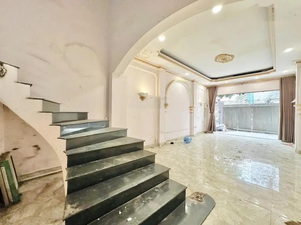 Nhà Bình Thạnh, 4 tầng (4x17), đường Xô Viết Nghệ Tỉnh, phường 25. Giá 9,8 tỷ.