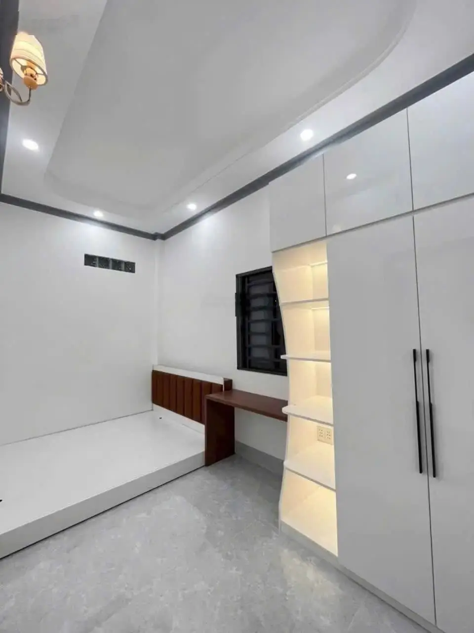 Chủ nhà ra nước ngoài, bán nhà đẹp Hoàng Phan Thái (100m2)