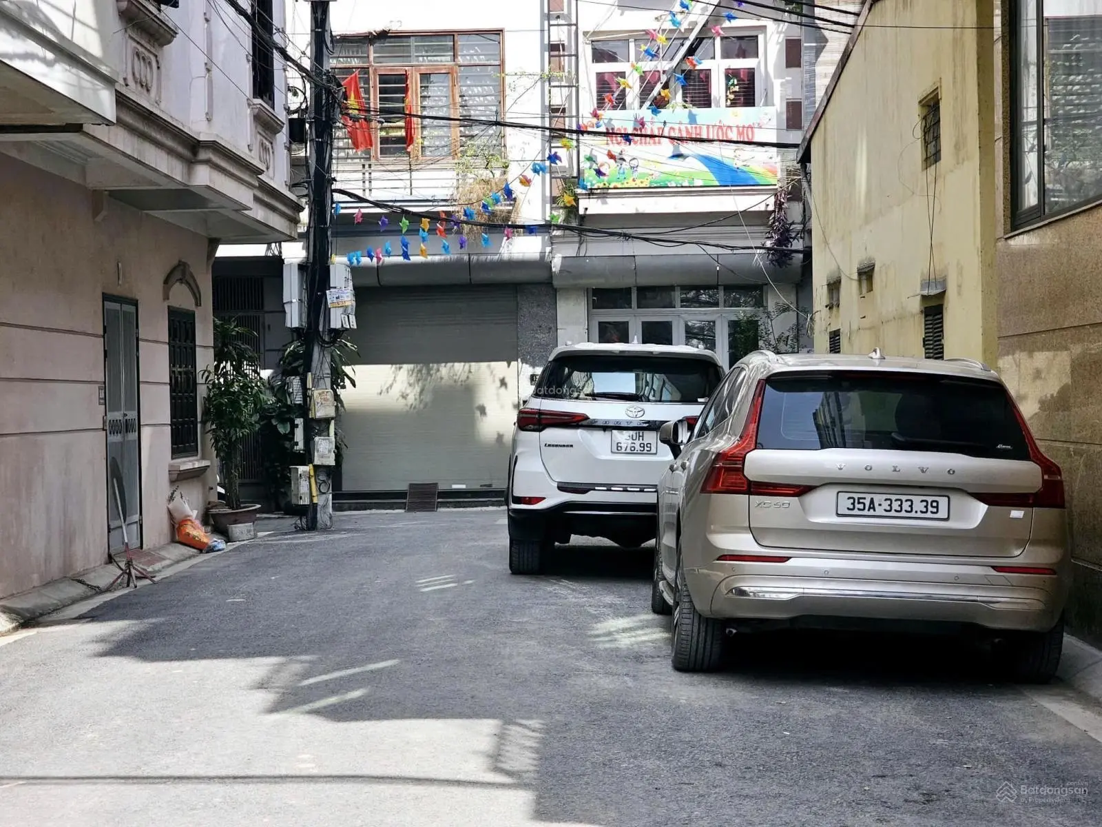 Bán đất mặt ngõ 406 Âu Cơ, 36m2, mặt tiền 3,5m, vuông vắn, ngõ thông ô tô dừng đỗ, nhỉnh 6 tỷ.