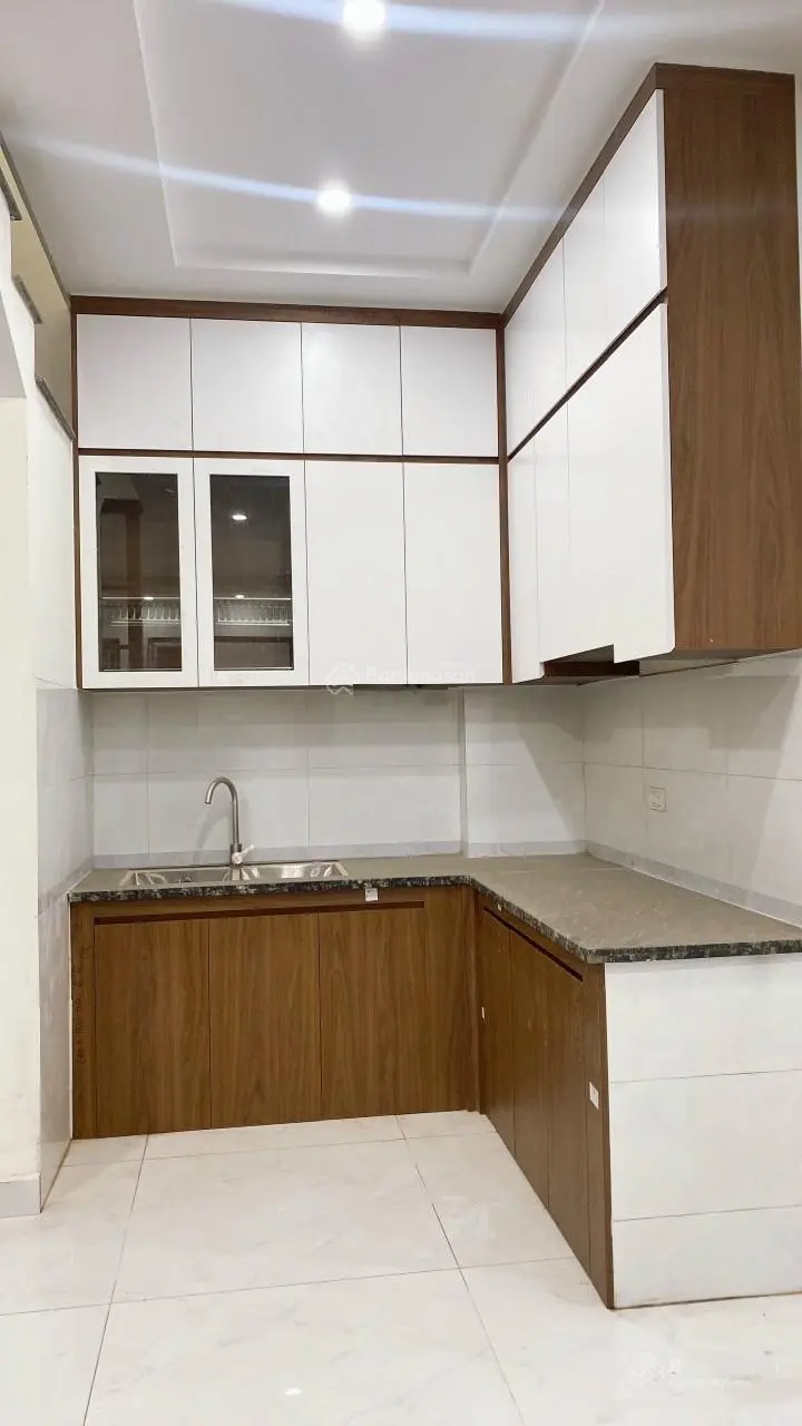 Bán nhà mới 5 tầng DT 30m2, giá chỉ 5, x tỷ Phố Quang Tiến, chỉ đúng 100m ra Đại Lộ Thăng Long