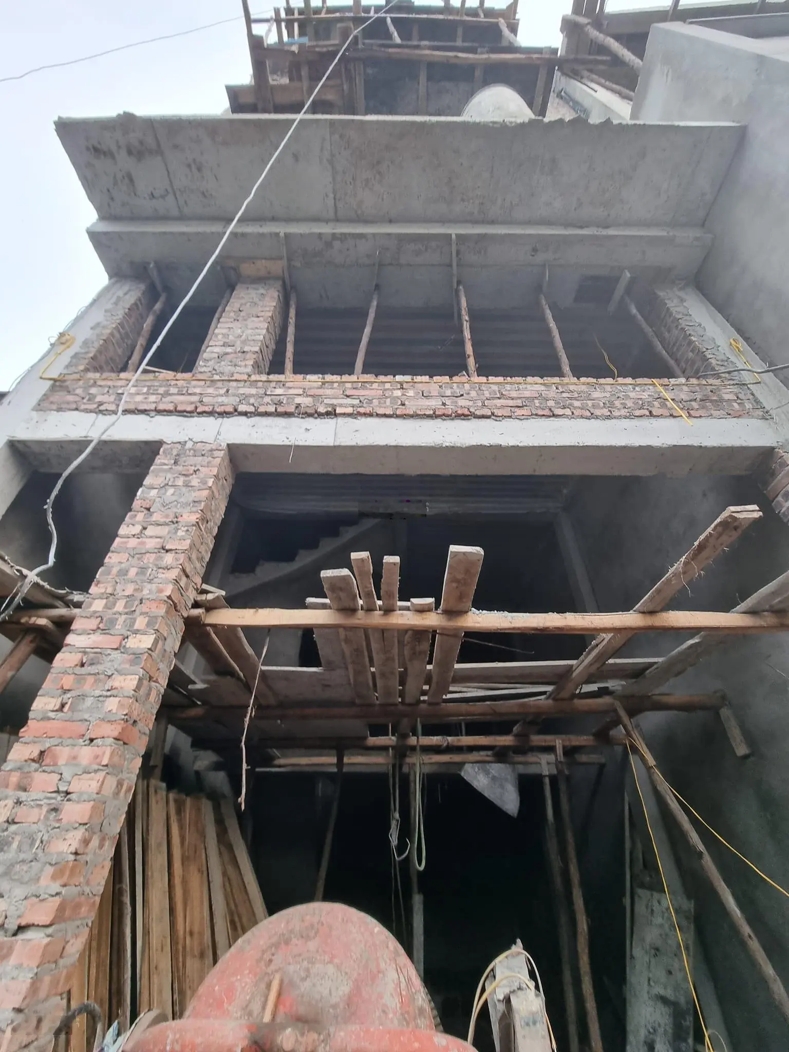 Ngọc Hồi gần UB Xã Ngọc Hồi bán nhà 4 tầng 40m2 MỚI 100% ngõ thông chưa đến 4 tỷ