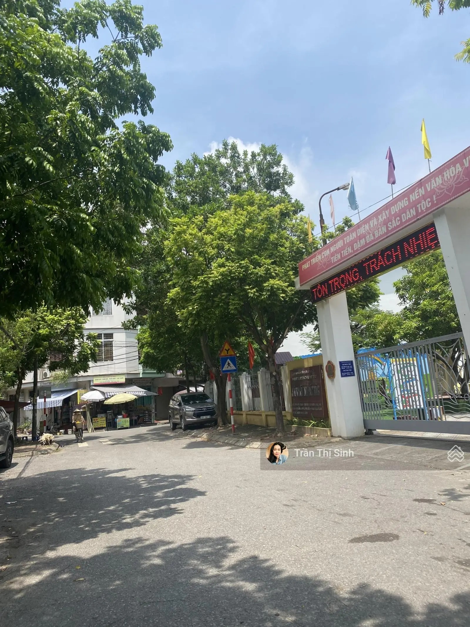 Bán đất tặng nhà khu phân lô đô thị Sài Đồng, dt 40 m2 đường ô tô tránh, kinh doanh nhỏ
