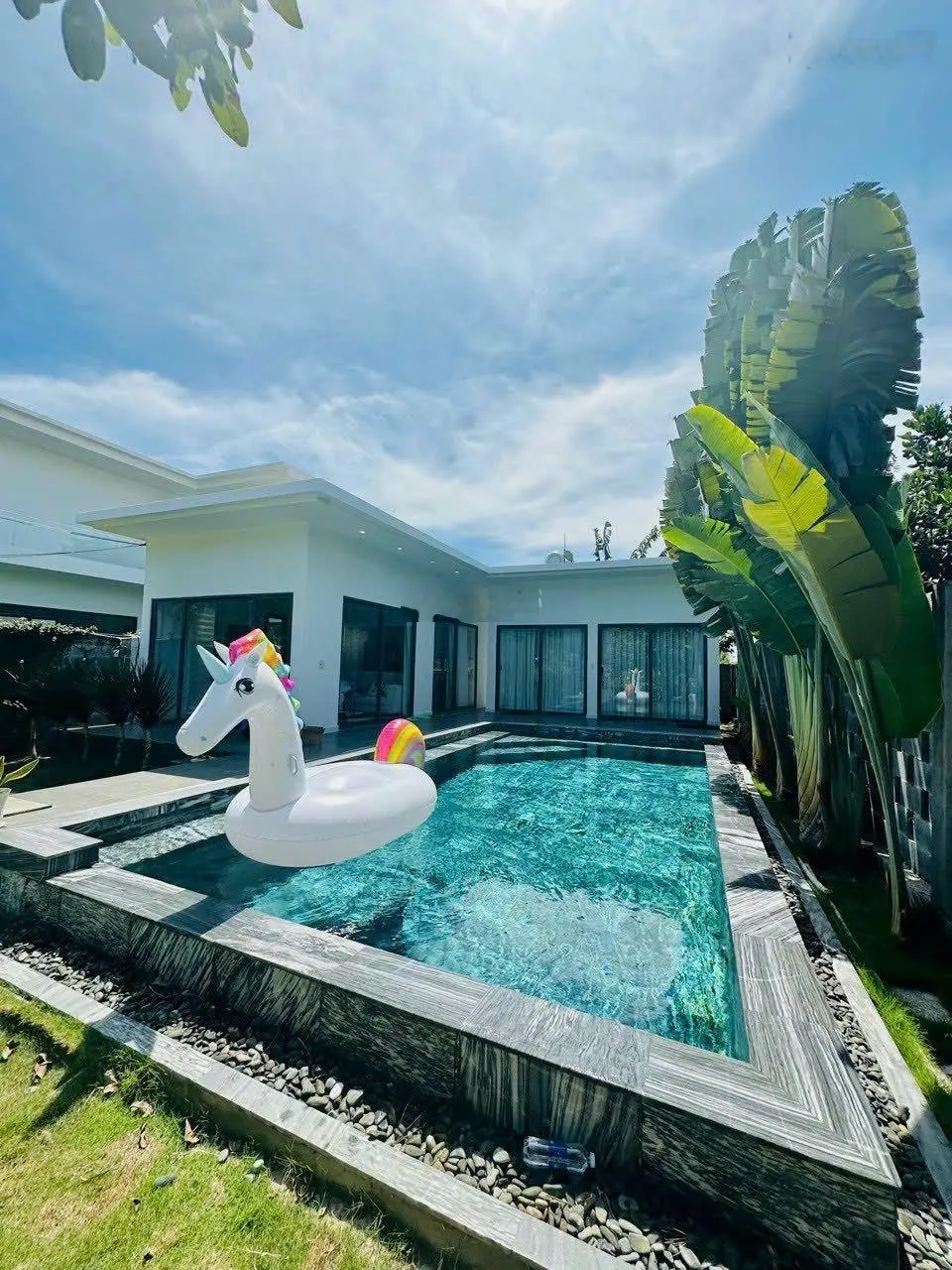 Bán căn villa hồ bơi 511m2 - MT đường Nguyễn Huệ Phước Long Thọ Đất Đỏ BRVT
