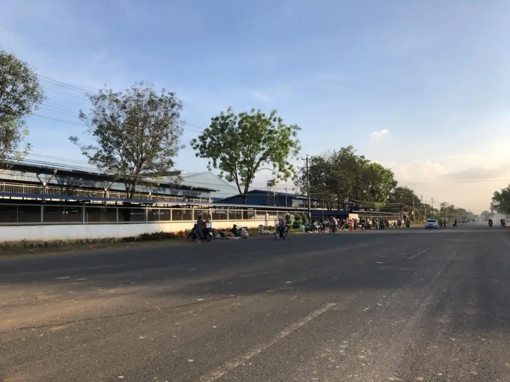 Bán đất mặt tiền 95 x 41 = 206m2 có thổ cư, giá 190tr, shr, đường thông dân cư