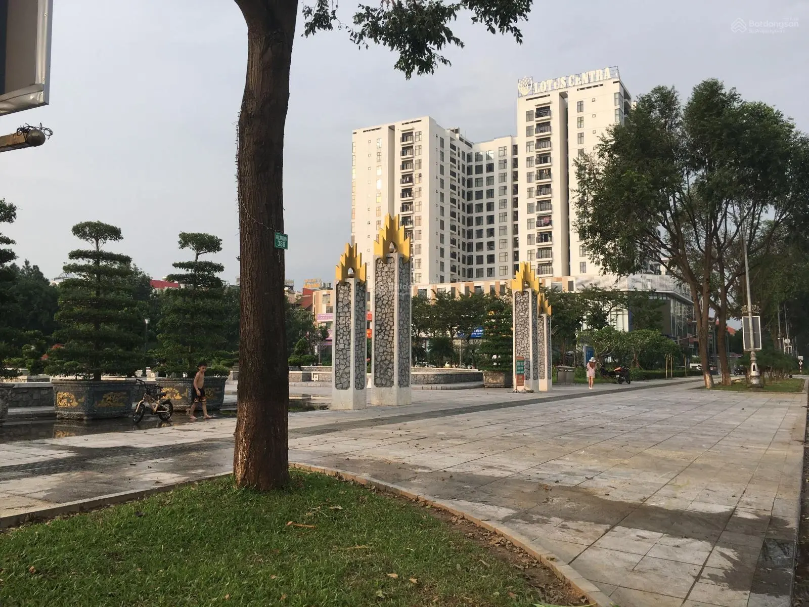 Cơ hội có 102 mua nhà nhìn tượng đài công viên trung tâm nhất thành phố Bắc Ninh