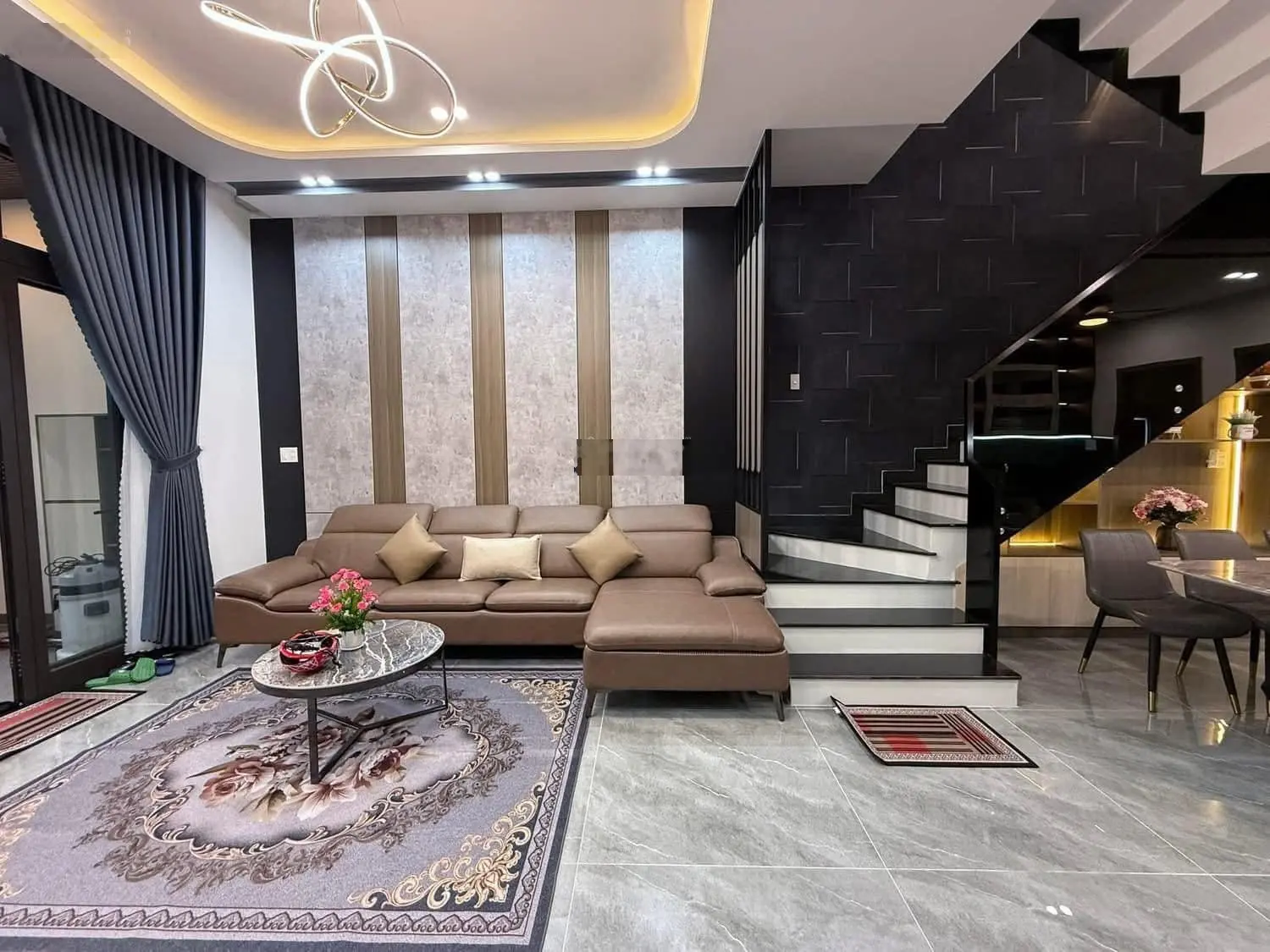 Bán nhà đẹp 3 tầng Hoà Minh 14 - sát đường Kinh Dương Vương - Hoà Minh