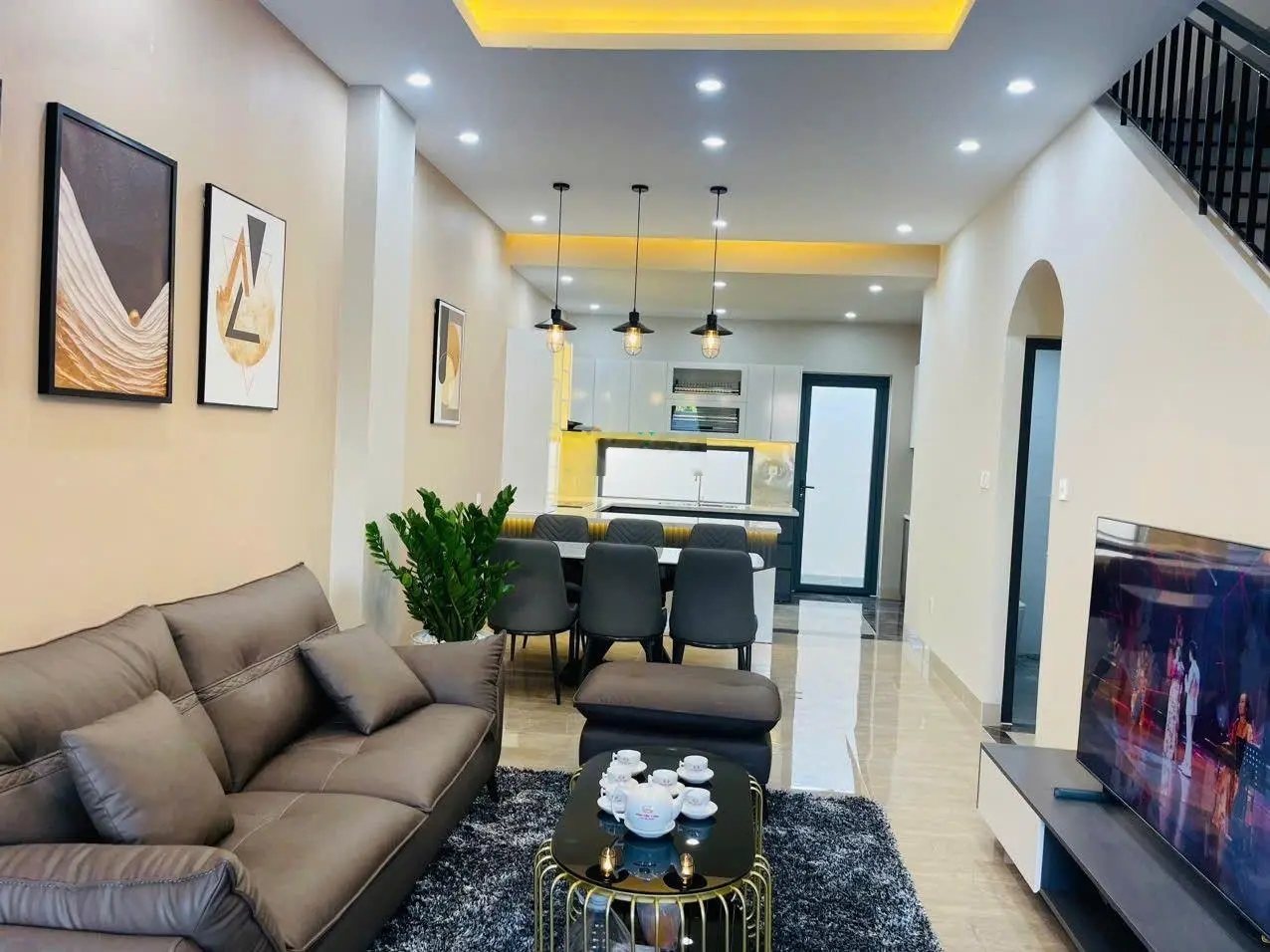 Bán nhà mới khu tái định cư p10 . Đường rộng 13 . Vỉa hè