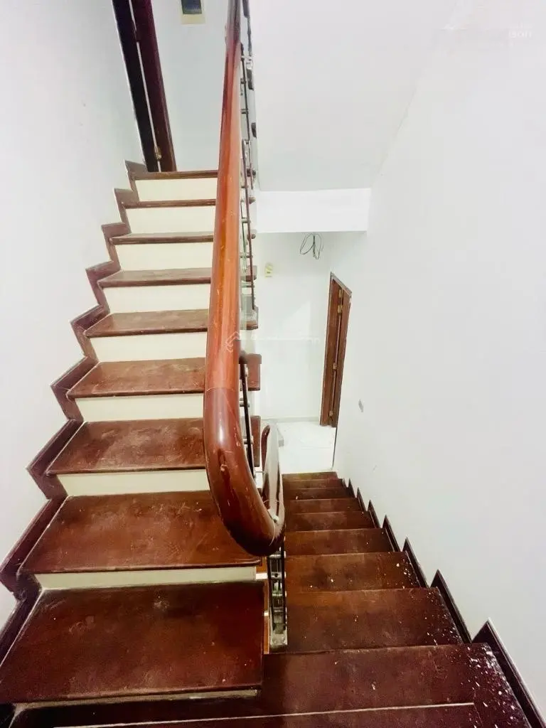 Chính chủ gửi bán nhà 5 tầng đường Ngọc Trục, sát đường Lê Quang Đạo kéo dài thông sang Dương Nội