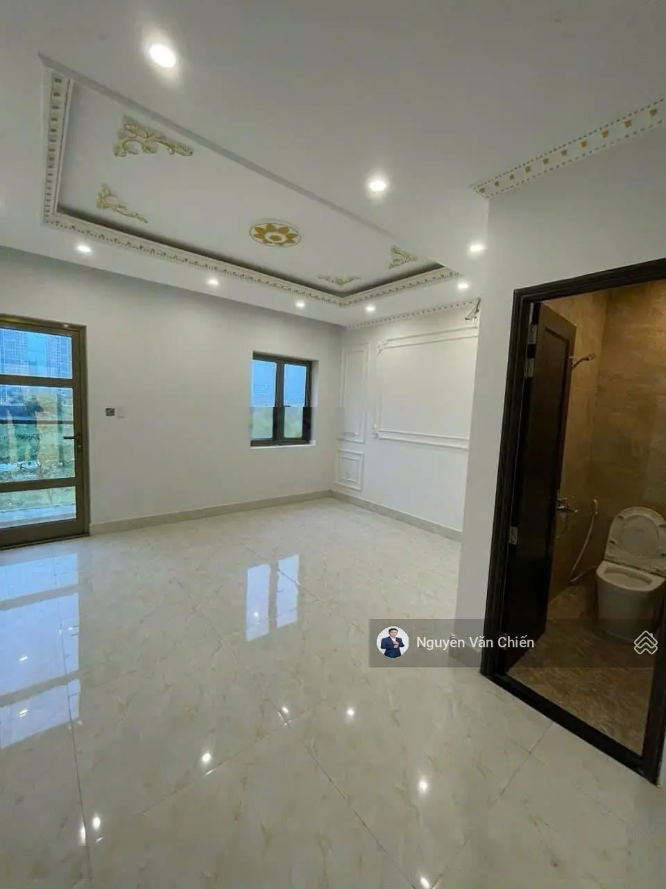 Chính chủ bán shophouse Mê Linh full nội thất giá chỉ 5,350 tỷ/105m2 Đông Nam sạch đẹp, giá rẻ