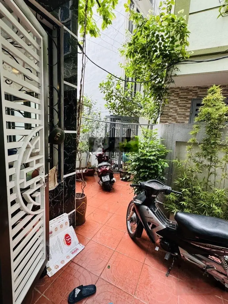 Bán nhà phố Minh Khai - 5 tầng đẹp long lanh - chỉ 200 triệu/m2