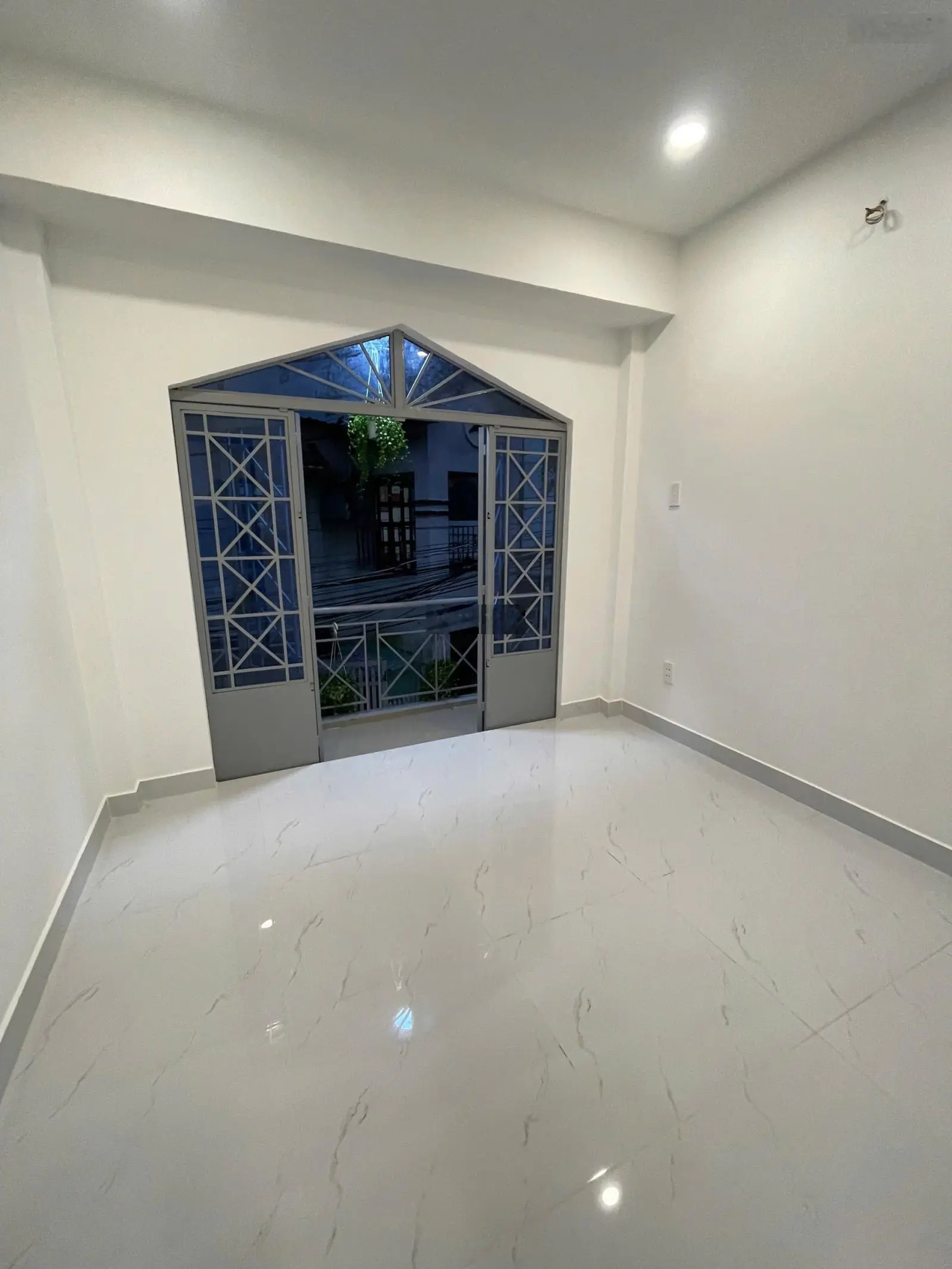 Bán nhà trệt lầu HXH thông 1/ Xa Lộ Hà Nội, P. Phước Long A, Q. 9