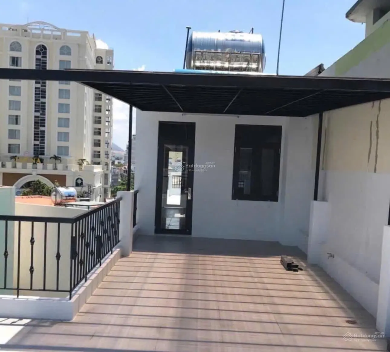 Bán toà nhà kiểu căn hộ mặt tiền đường Hoàng Hoa Thám gần Vincom Lê Thánh Tôn giá chỉ 25,5 tỷ