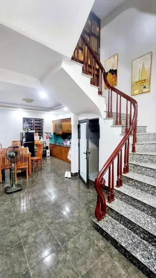 Bán nhà 3,5 tầng hướng Tây Bắc view công viên chính KĐT Ptro Thăng Long giá 5 tỷ 400