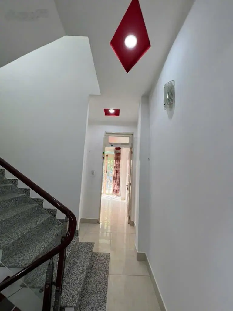 Bán nhà đường 8 mét thông, tân kỳ tân quý nhà thờ bình thuận, 3 tầng cực đẹp 53m2 (4x13) giá 5 tỷ 9