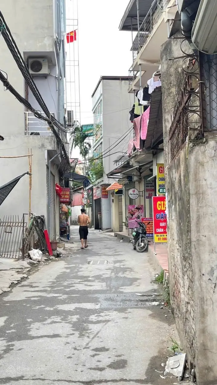 Nhà đẹp dân xây ô tô qua cửa, xe 3 gác phi ầm ầm. Hàng hiếm khu vực