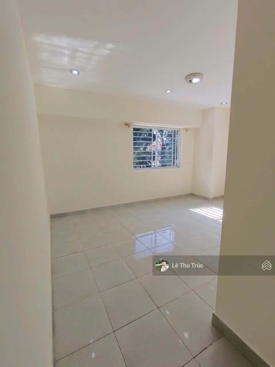 Căn hộ tầng trệt Phú Mỹ Thuận. 143m2, trệt, lầu, tiện ở, kinh doanh, ngân hàng cho vay, giá 2.7 tỷ