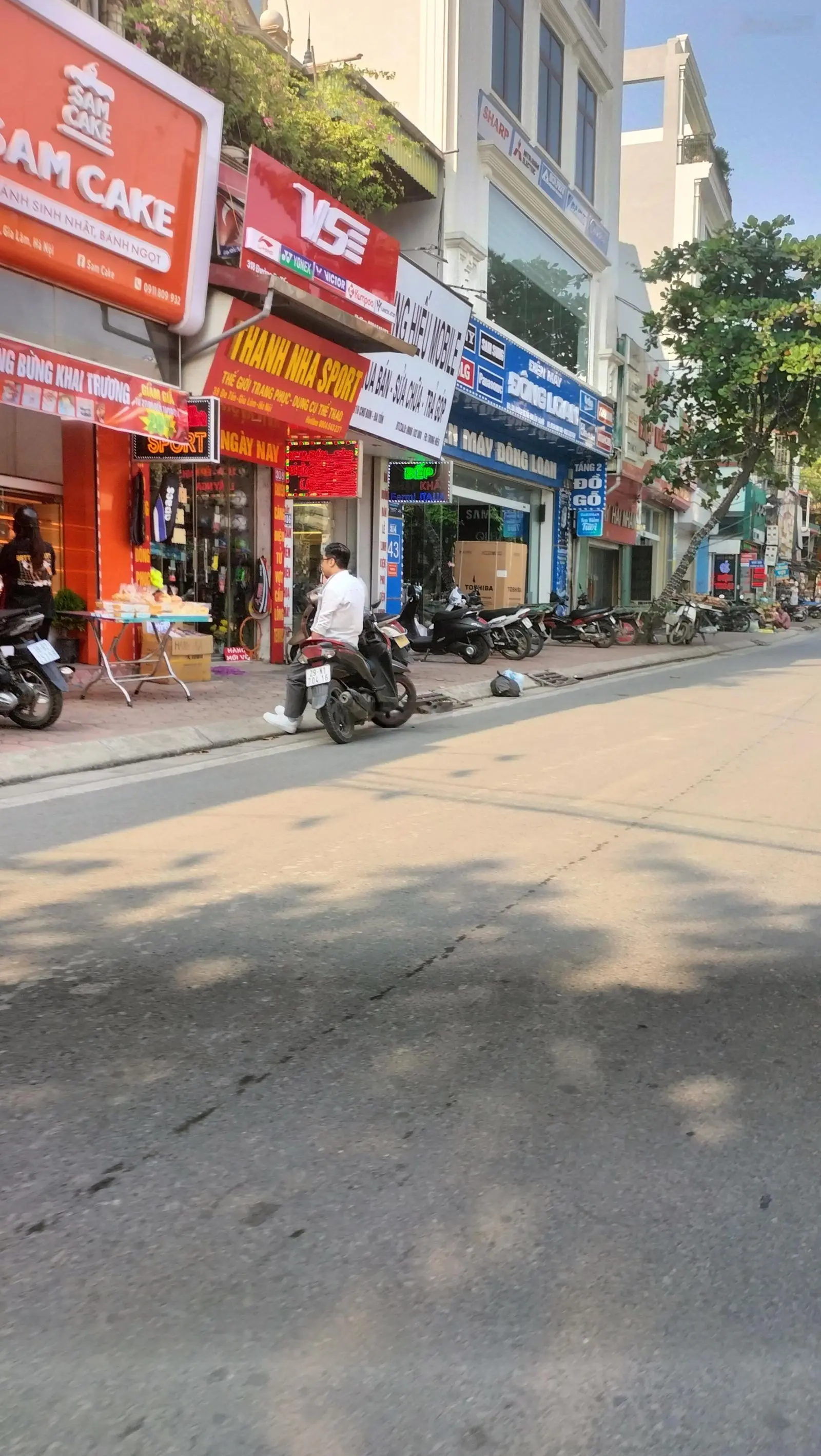 Mặt Đường - Giáp Hải-Đông Dư - Kinh Doanh đỉnh - cạnh ngã 6 Cầu Thanh Trì -50 m 1 tầng