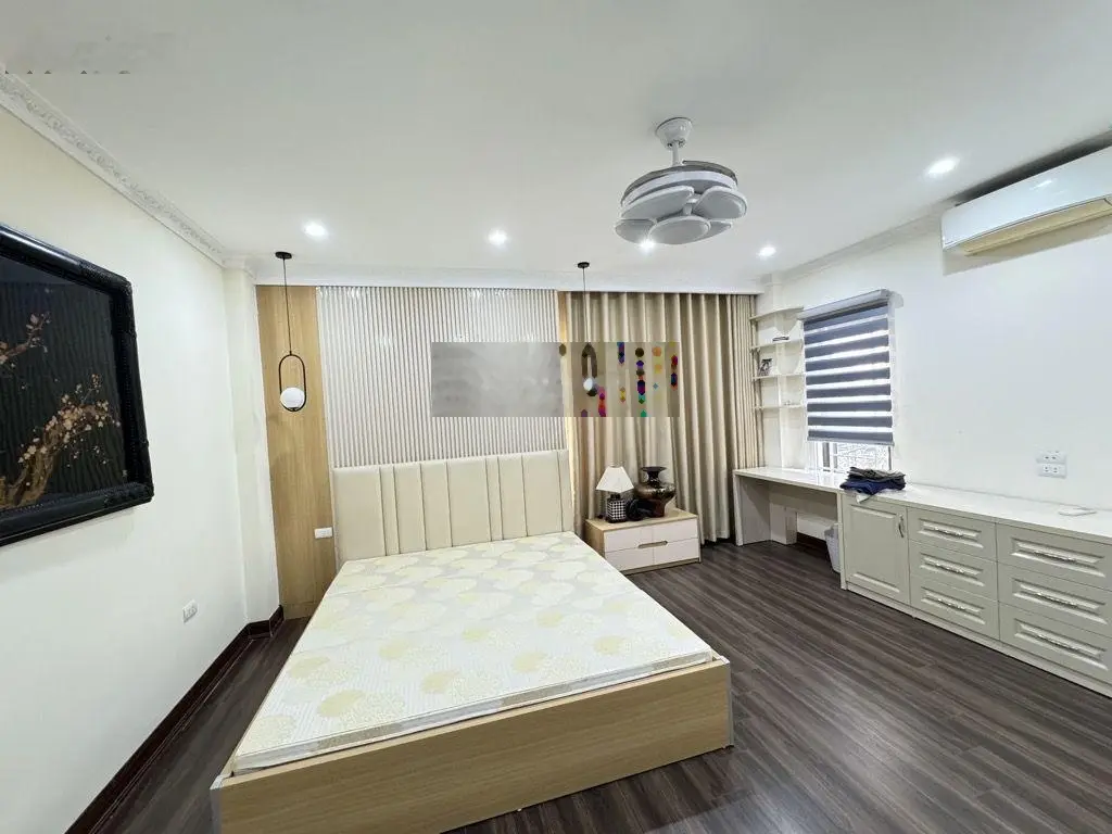 Nhà gần ngã tư Đại La, Minh Khai, 43 m2, ngõ thông, KD, giá chỉ 6 tỷ