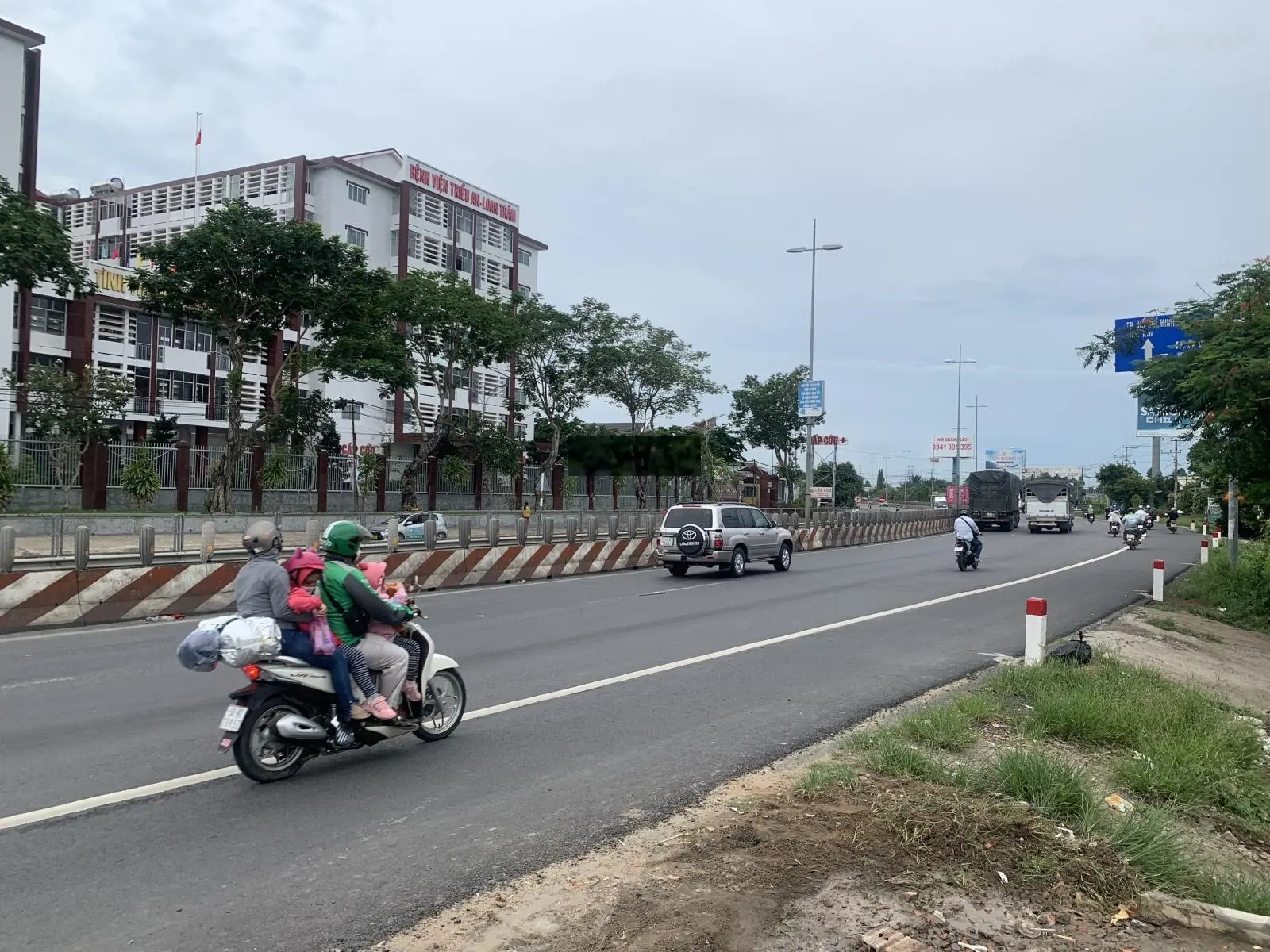 Chính chủ bán nền 181 m2 full thổ cư giá 2,3 tỷ mặt tiền QL1A, P Tân Ngãi, TP Vĩnh Long