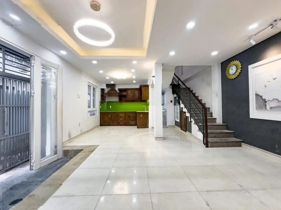 Bán nhà 3 lầu ngang 7,4m hiếm có - HXH sát mặt tiền Điện Biên Phủ - gần ĐH Hồng Bàng