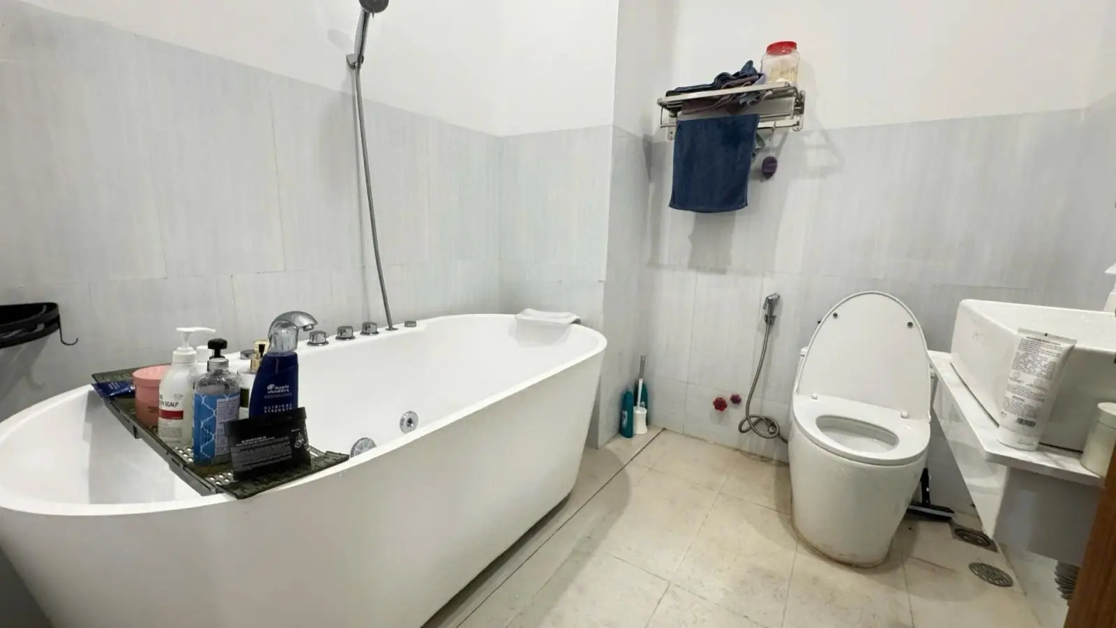 Bán nhà mới 4 tầng - đường ô tô TĐC Đất Lành, Vĩnh Thái, Nha Trang