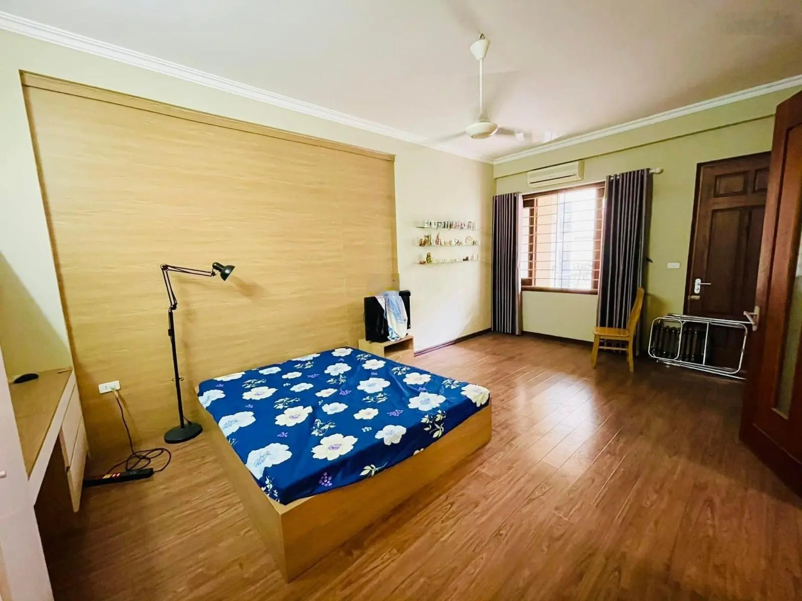 Tôi bán nhà mặt phố Phạm Ngọc Thạch Đặng Văn Ngữ 5T 2 mặt đường lớn giá hơn 24 tỷ