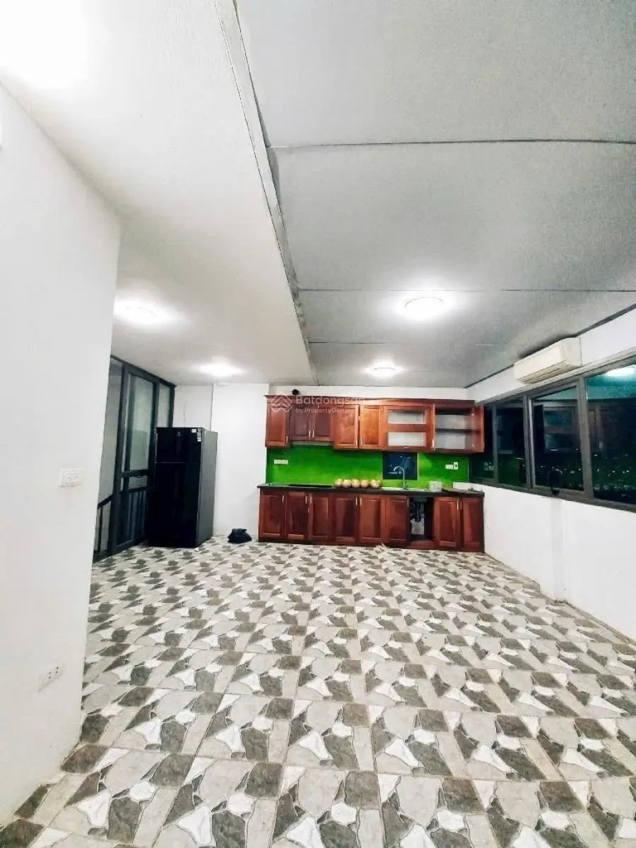 Nhà liền kề lô góc - 2 mặt thoáng ô tô tránh nhau - nhà mới xây 6 tầng - thang máy - pháp lý sổ đỏ