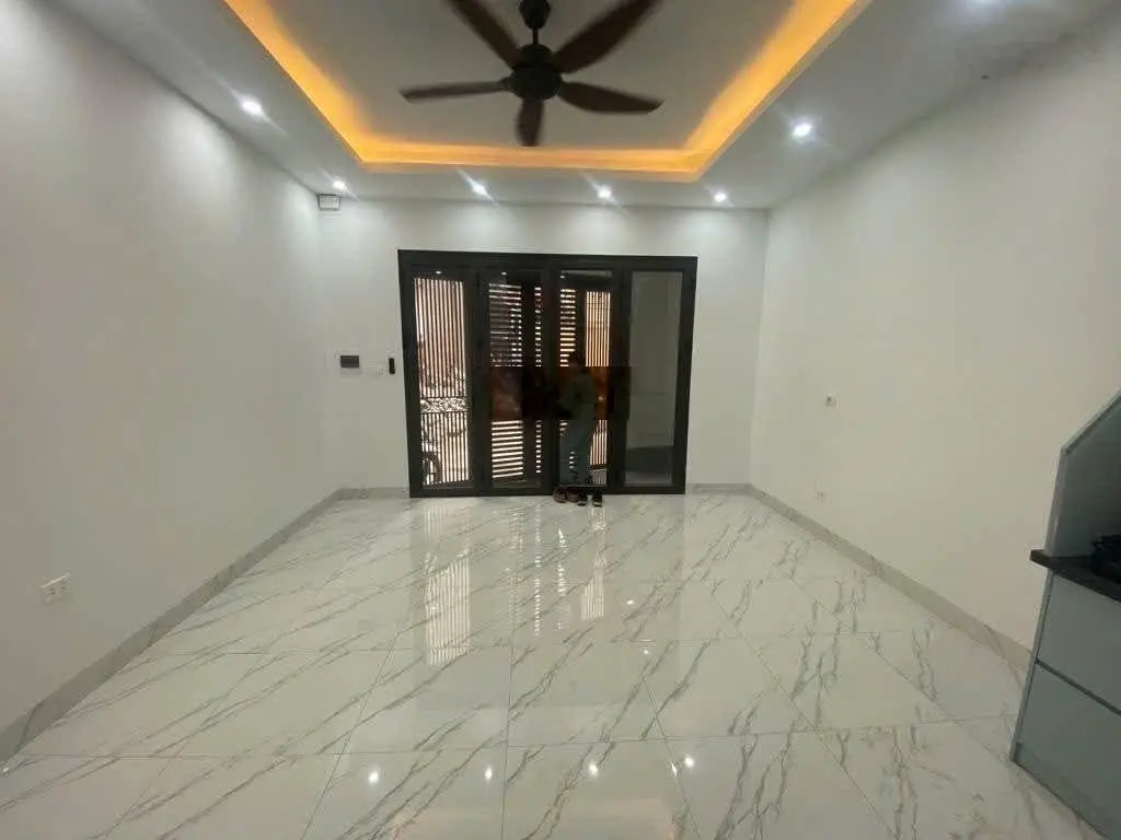 Bán nhà phố phúc lợi long biên 4,5 tỷ, 35 m2, mt 4.5 m 5 tầng ngõ ô tô, kd gần phố việt hưng