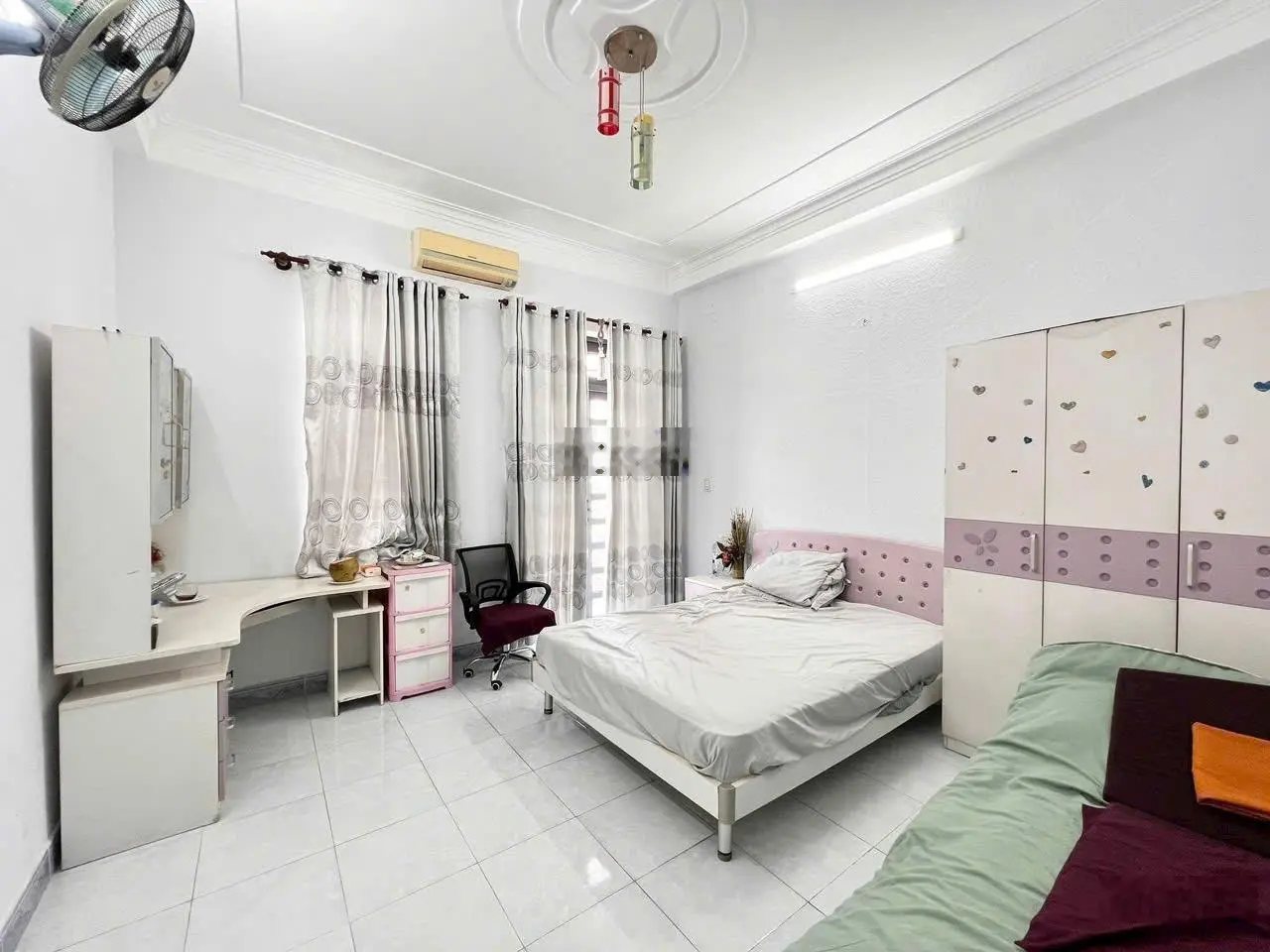 Bán nhà khu chợ Tân Trụ, nhà 56m² Hoàng Bật Đạt xây 1 trệt 4 lầu. Hẻm 7m sổ hoàn công,giá 2 tỷ 650.
