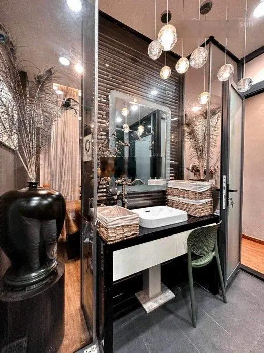 Sang nhanh tiệm spa, Hồ Thị Kỷ, 5x14m, 2 tầng, 4PN, 5WC, đang KD 35tr/thang HĐ còn 6th, sổ đẹp