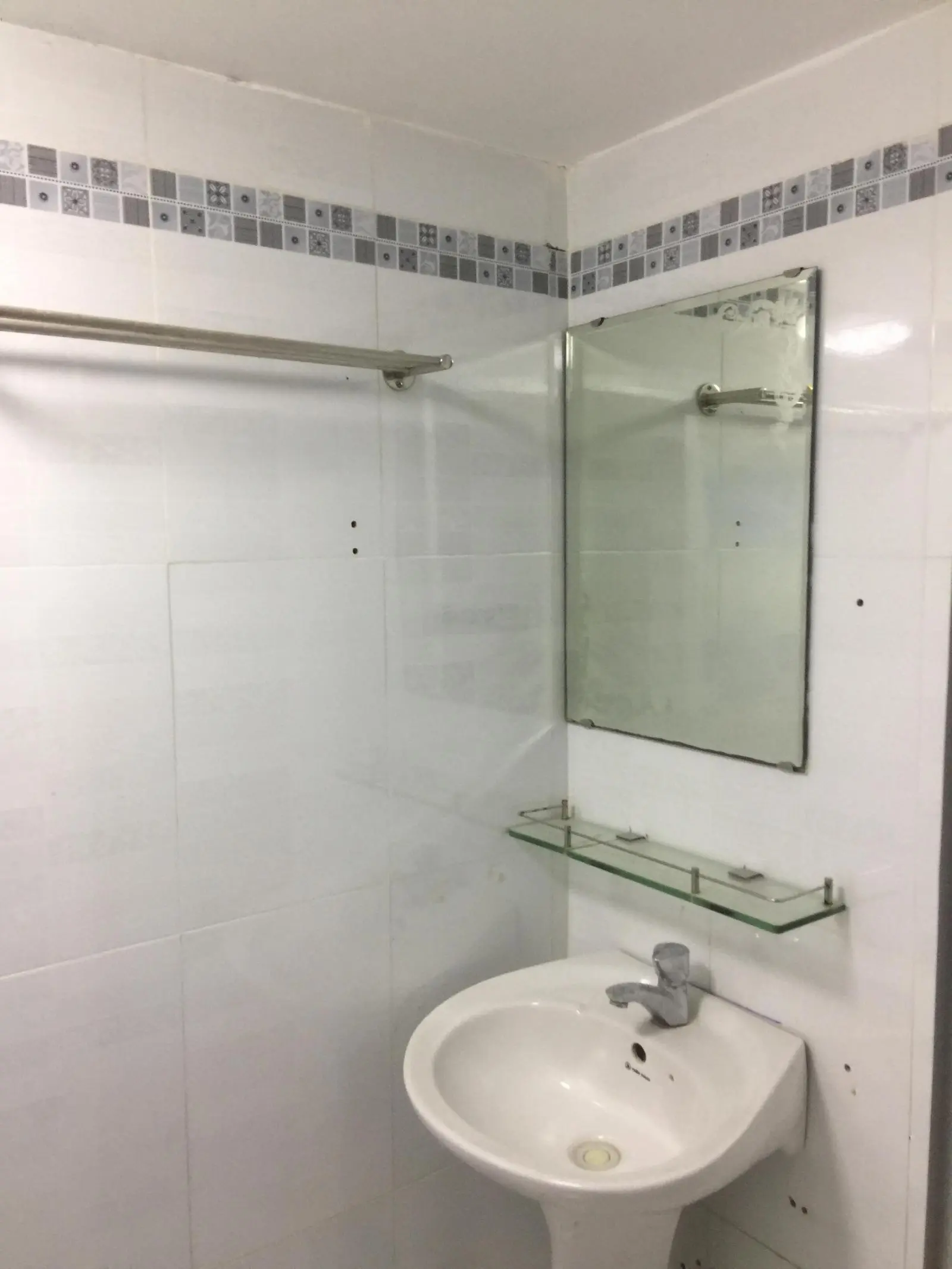 Chính chủ bán nhà DT:3,5x10 giá 3 tỷ 5 , Sổ hồng , trệt 1 lửng ,HBC,TĐ,:0908 284 ***-098016419