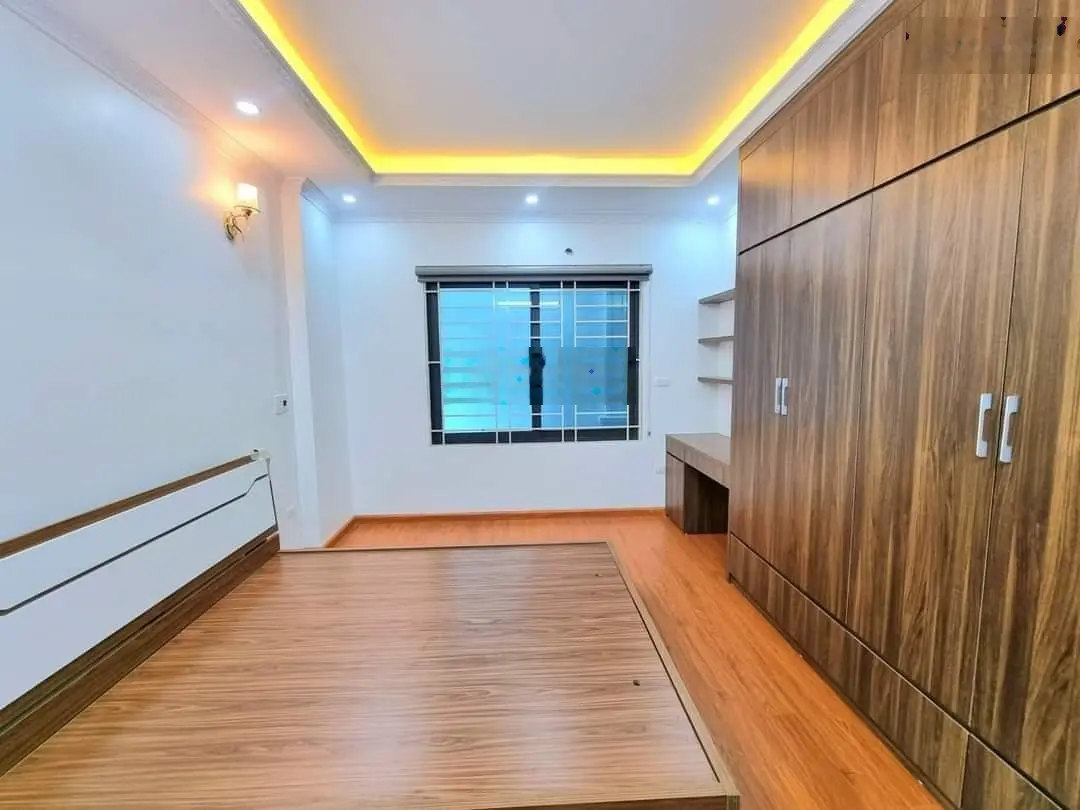 Bán nhà Cầu Diễn ô tô đỗ cửa - 5 tầng - dân xây 40m2 - ngõ kinh doanh - 40m2 - ngõ 4m