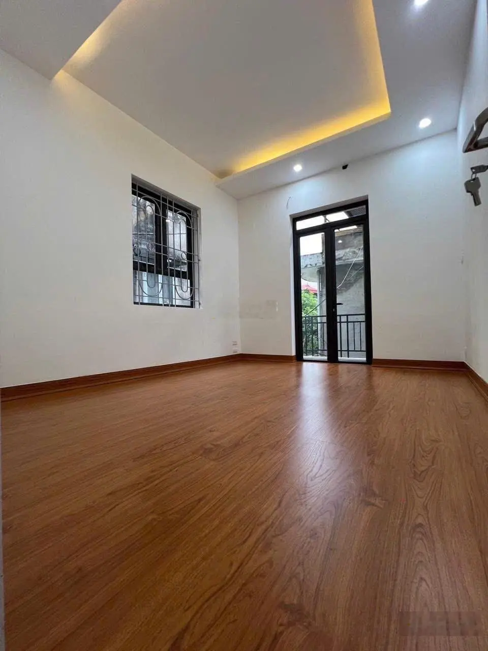 Bán nhà Thạch Bàn 30m2 x 5 tầng, gần đường oto, eaon, chung cư quân đội Thạch Bàn, 4,2 tỷ ở ngay