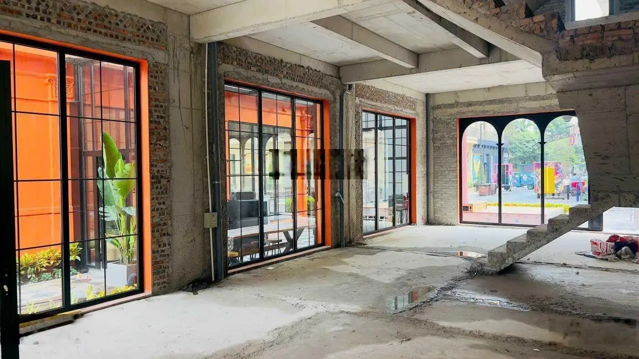 Chính chủ bán nhà mặt phố đi bộ Carnaby 214 dự án Rue de Charm 214 Nguyễn Xiển. Lh: 0963 689 ***