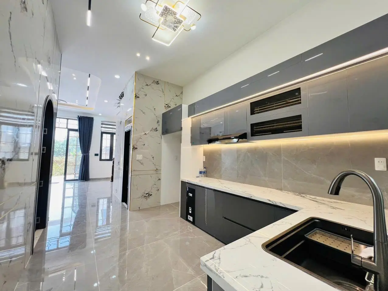 Chính chủ cần bán căn nhà tâm huyết, giá chỉ 3,25 tỷ/100.8m2, nhà mới đẹp y hình. LH: 0903316319