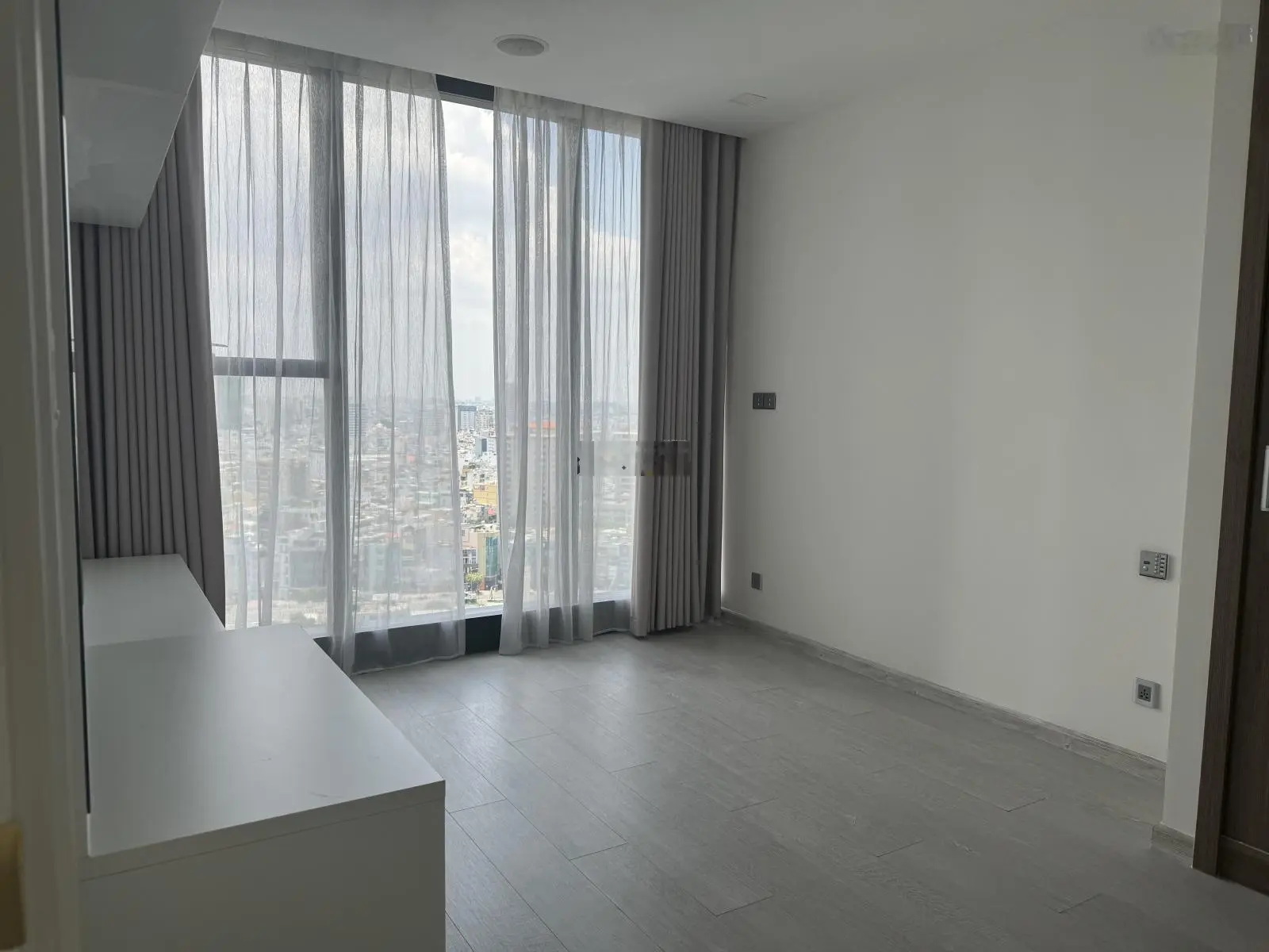 Bán căn hộ 3PN Vin Bason, căn góc 110m2 giá chỉ 16.4 tỷ view sông mát mẻ, thương lượng chính chủ
