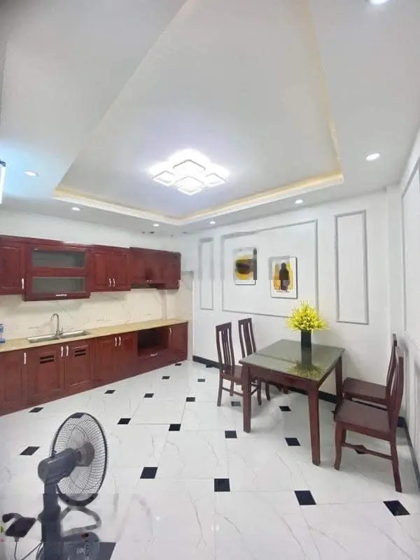 Siêu sốc! Nhà Phạm Văn Đồng, lô góc, dân xây, gần ô tô, tặng full nội thất xịn, diện tích 45m2*6T