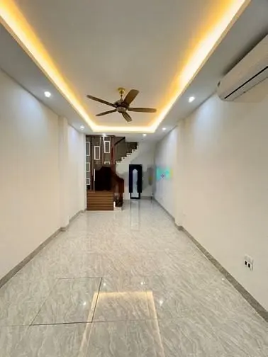 Nhà Trần Khát Chân, siêu rẻ, hiếm, thoáng sáng, 5 tầng, 37m2