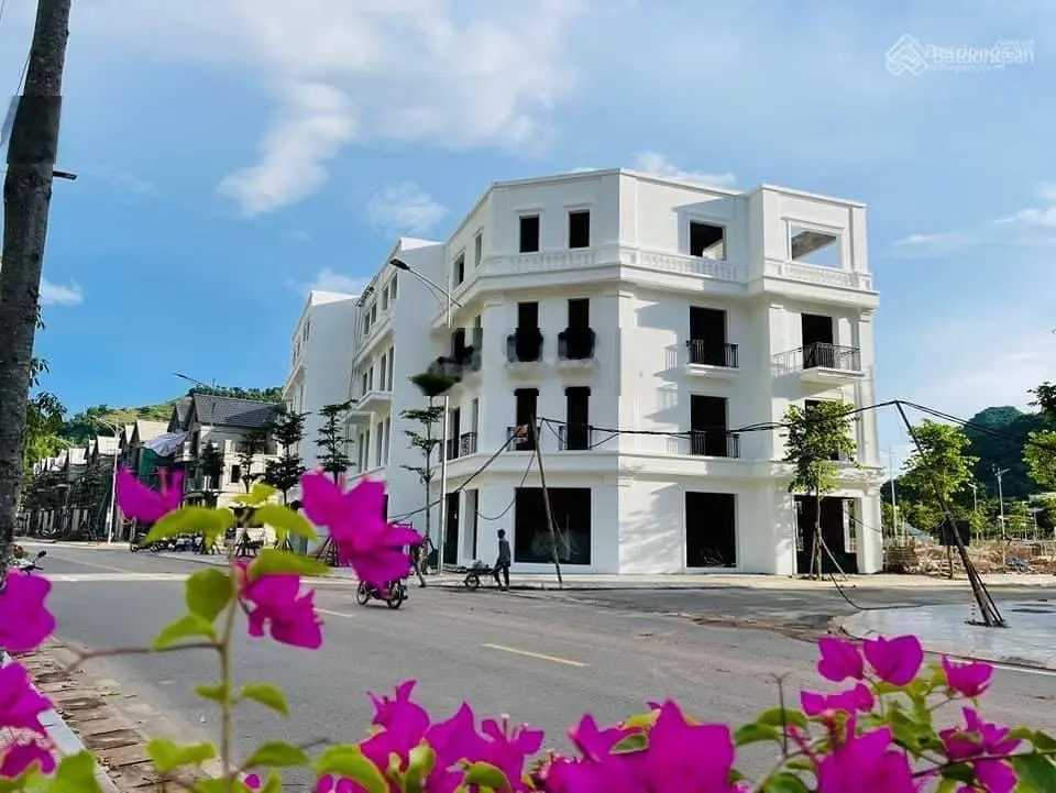 Chính chủ bán lô góc 2 mặt tiền view vườn hoa Appolo - dự án Picenza Riverside Sơn La