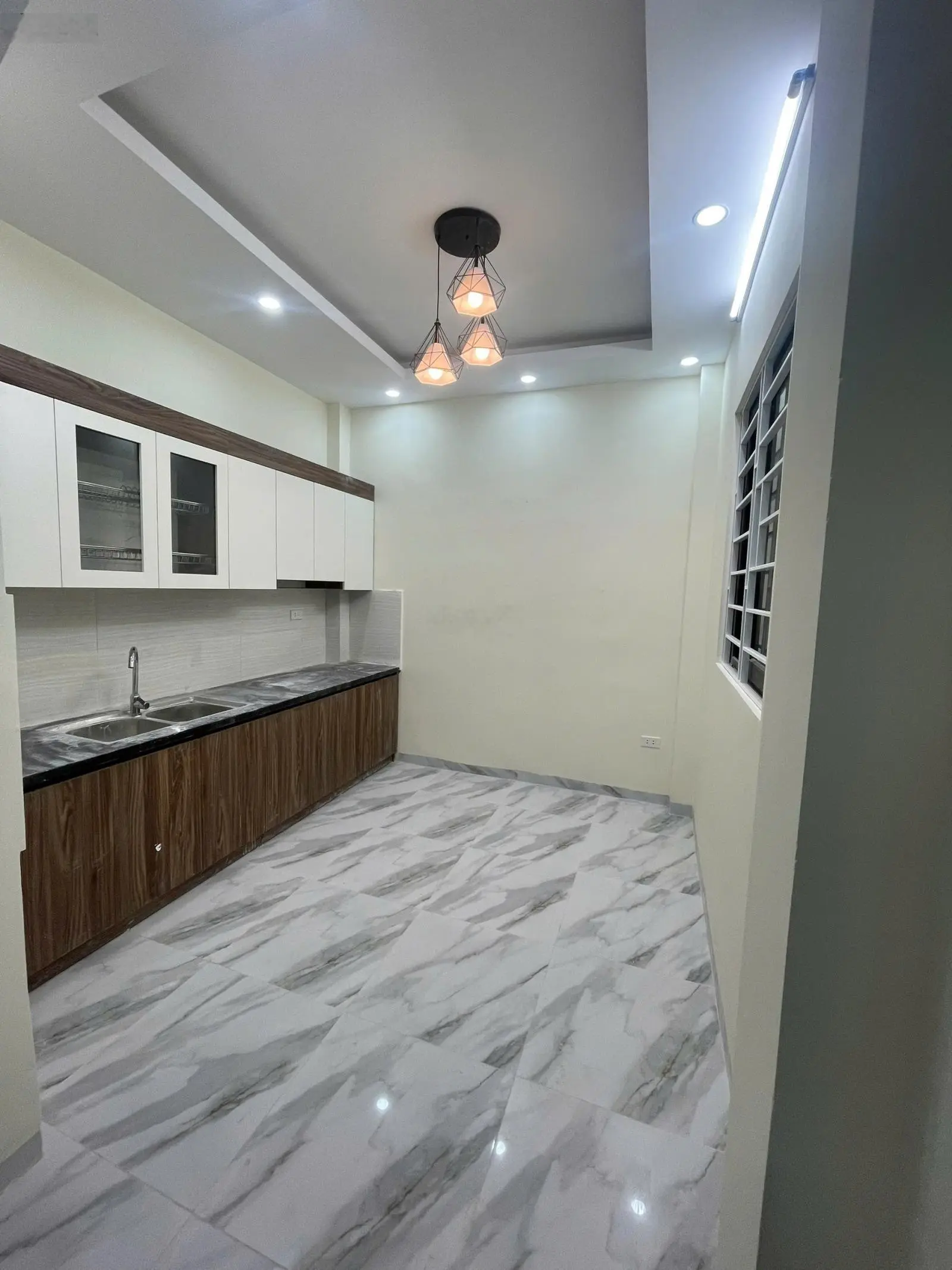 Đón tết 2025! nhà đẹp phụng châu, ô tô tới cửa. gần ubnd. dt 32m2, 4 tầng. giá 2.6 tỷ. vào ở ngay