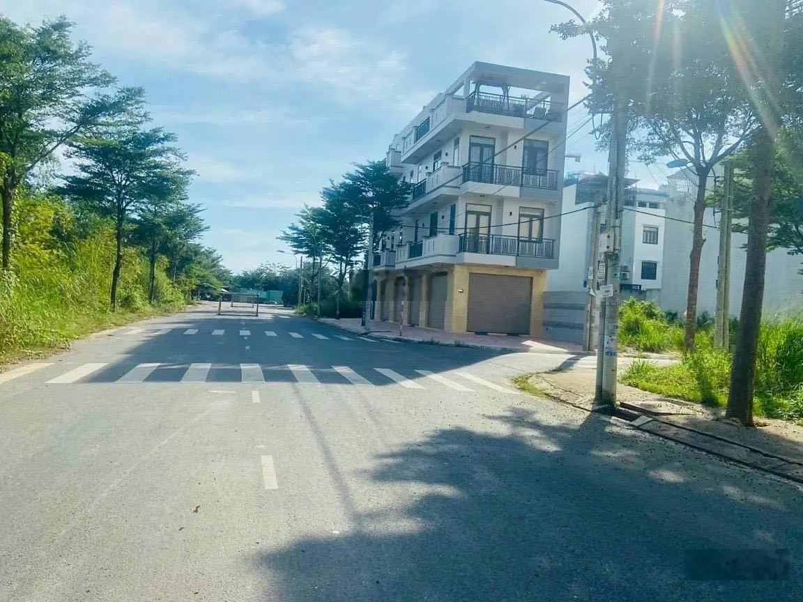 Hot! Mở bán 49 nền gần dự án KDC Phú Lợi, P7, Q. 8. DT 80m2/1tỷ6 sổ riêng, XDTD, tiện ích đầy đủ