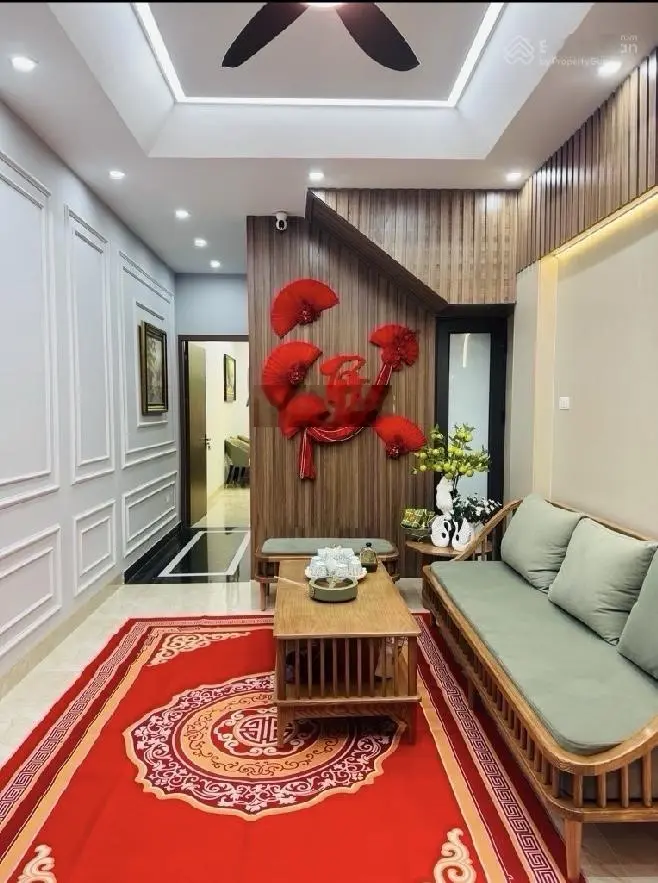 Bán Nhà Hoàng Mai dòng tiền, thang máy nhập khẩu, nội thất xịn sò, nằm lô góc.